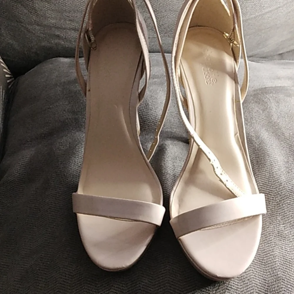 CHARLOTTE RUSSE Heels - Picture 1 of 9